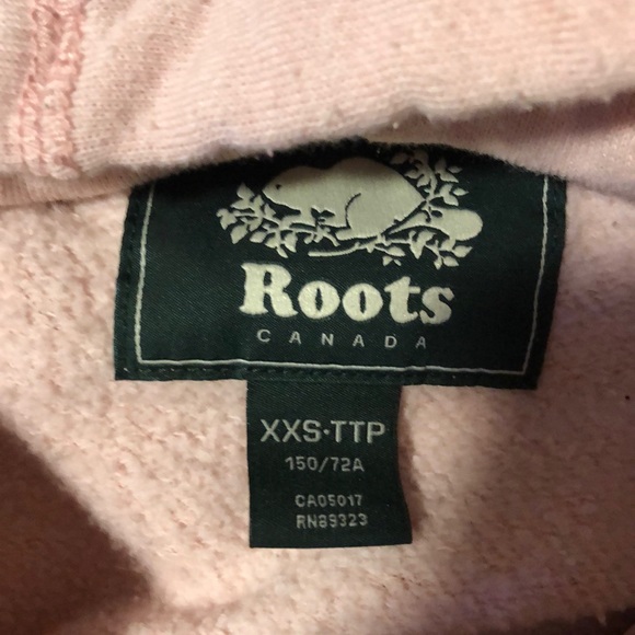 ROOTS Sweater. - Picture 3 of 4